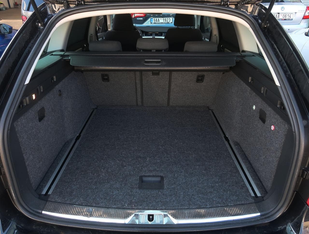 2014 Škoda SUPERB - 19
