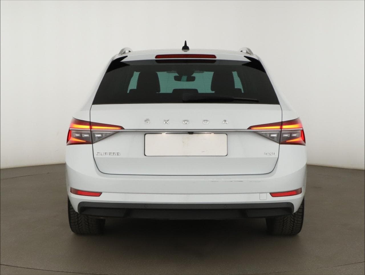 2020 Škoda Superb - 11