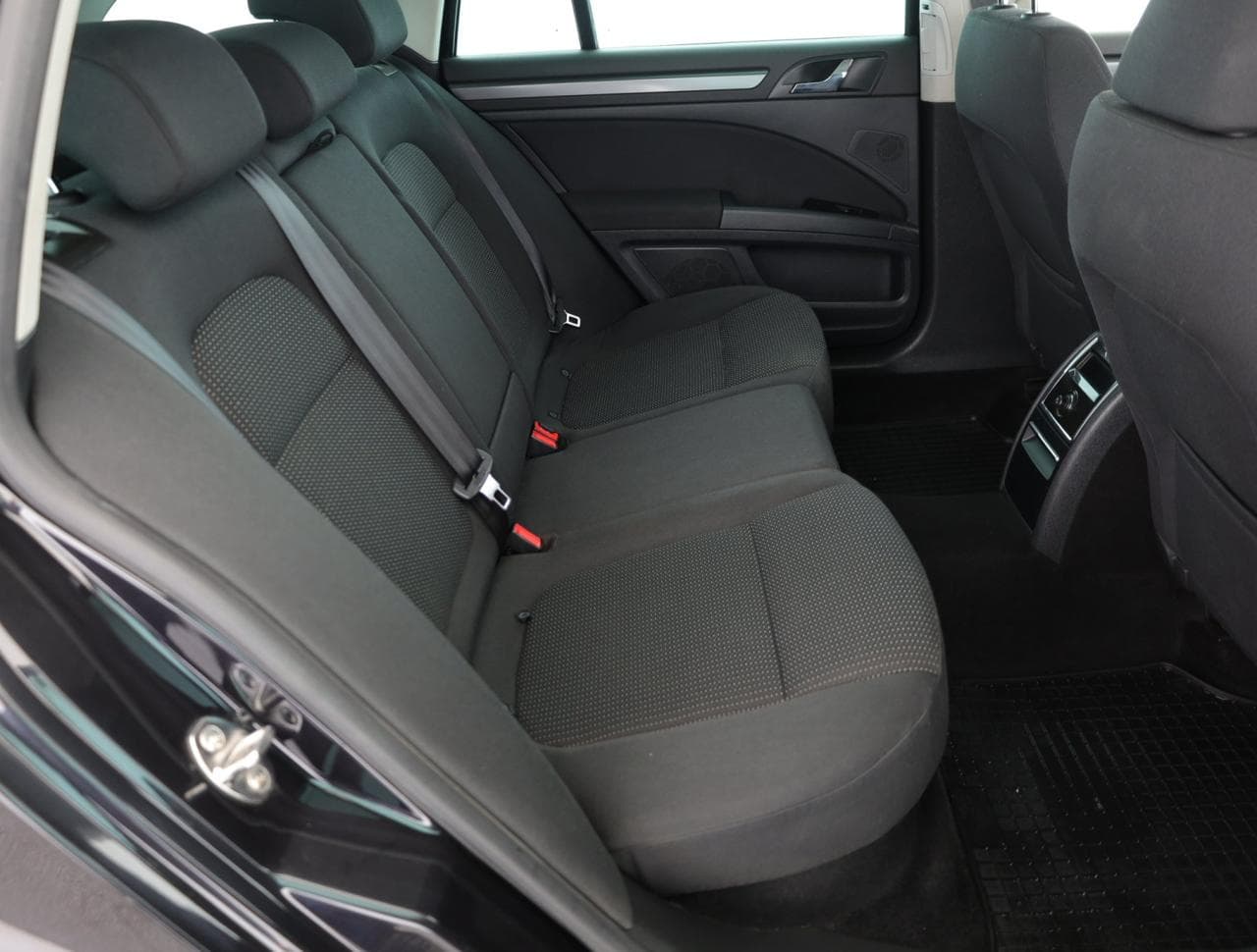 2011 Škoda SUPERB - 11