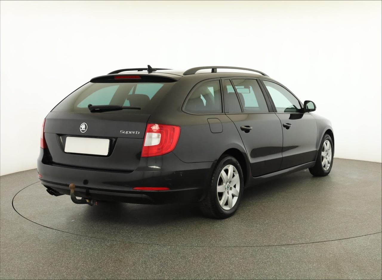 2011 Škoda SUPERB - 7