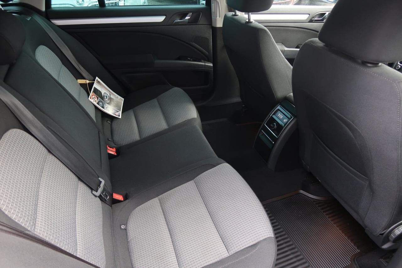 2012 Škoda Superb - 25