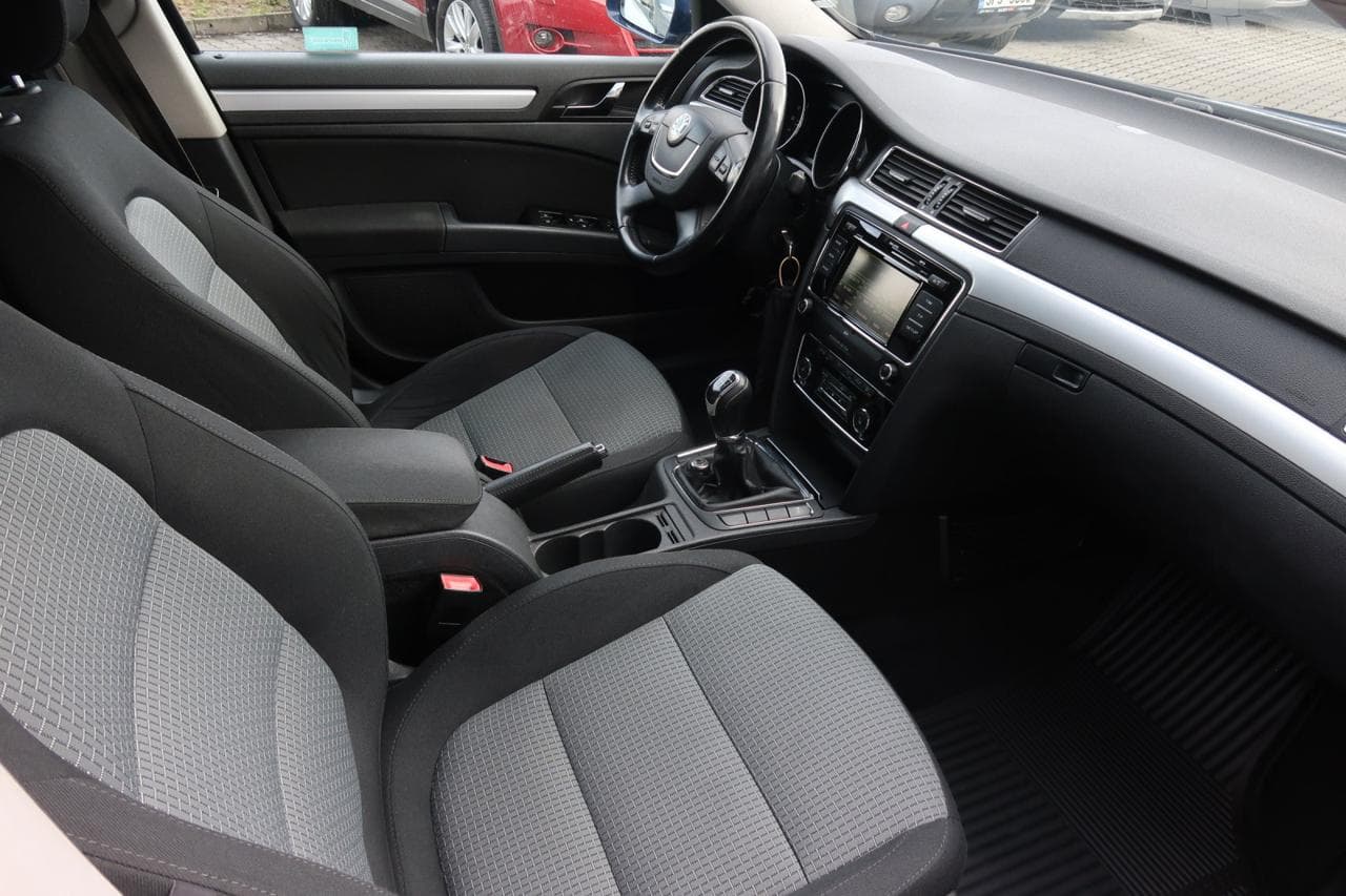 2012 Škoda Superb - 23