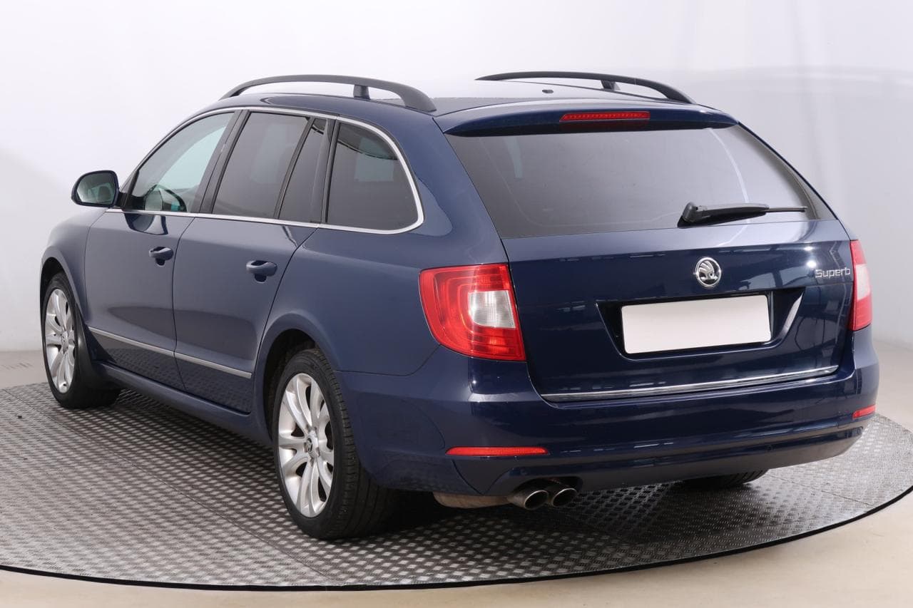 2012 Škoda Superb - 9