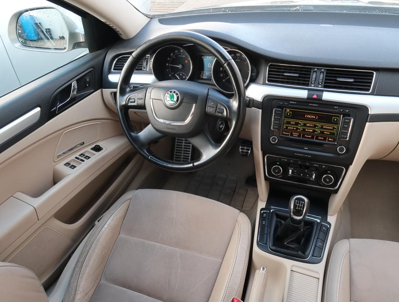 2010 Škoda SUPERB - 9