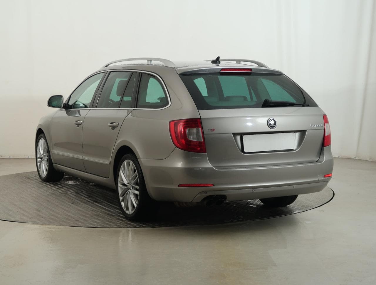 2010 Škoda SUPERB - 5