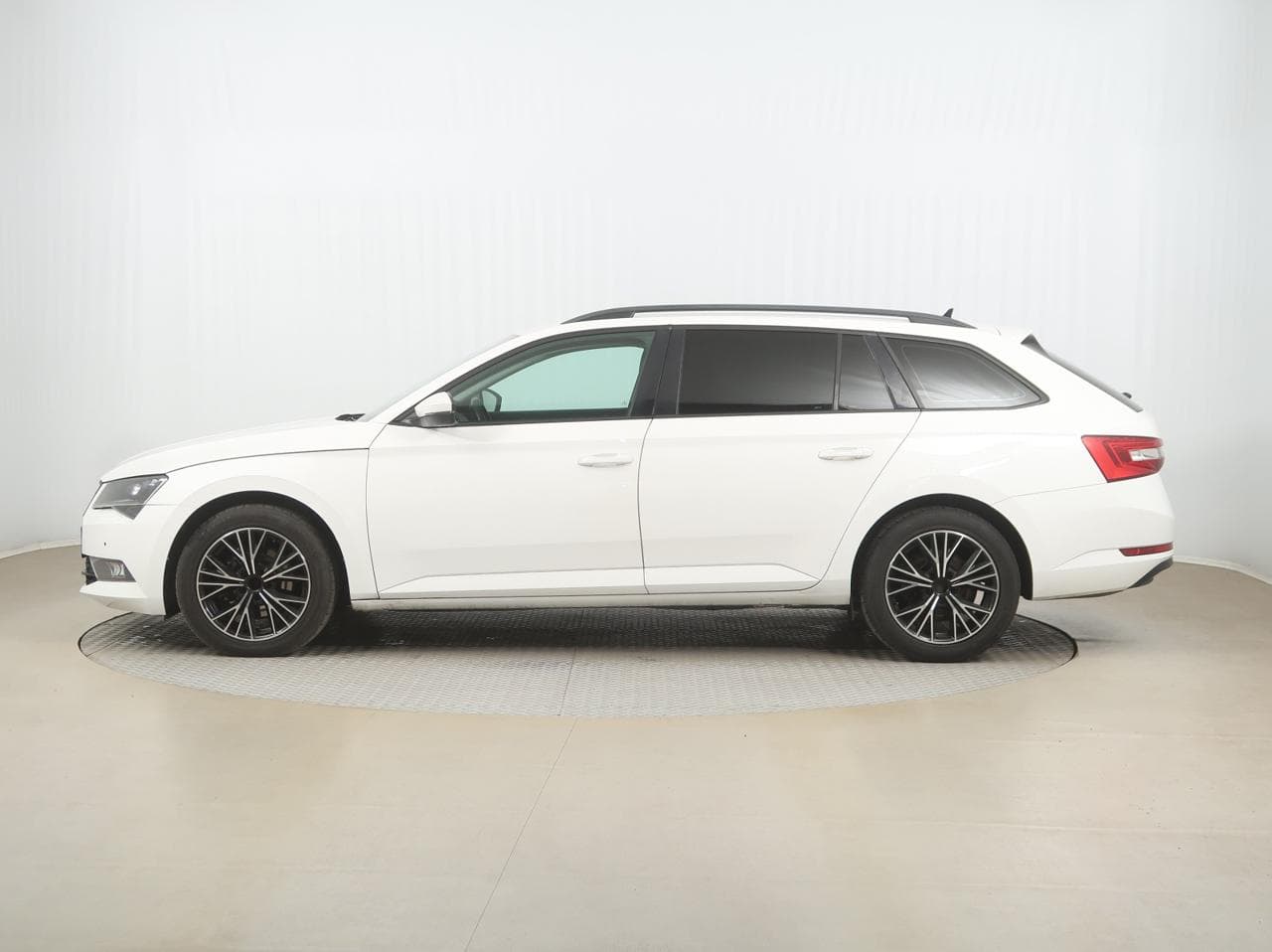 2016 Škoda SUPERB - 4