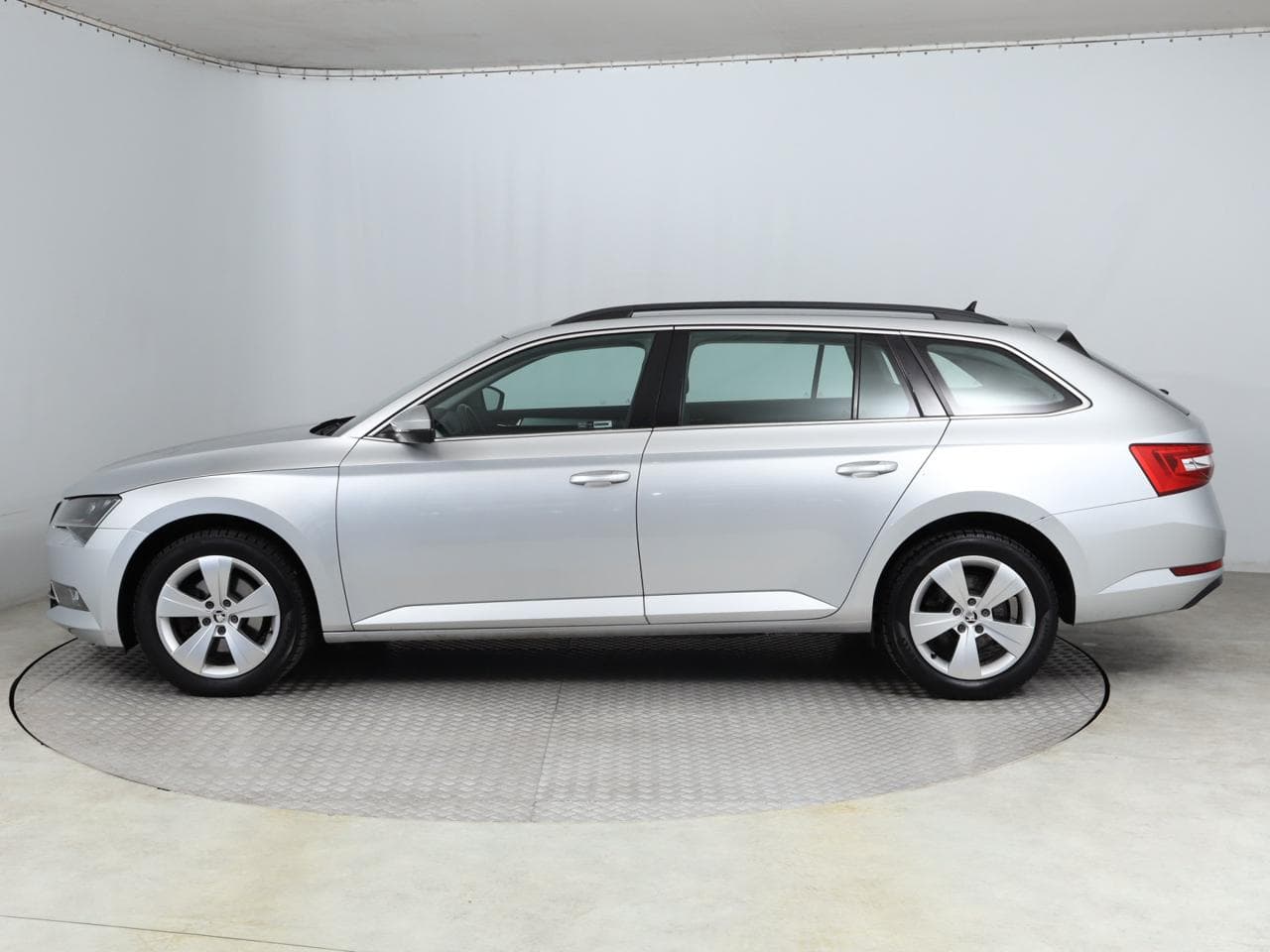 2018 Škoda SUPERB - 4
