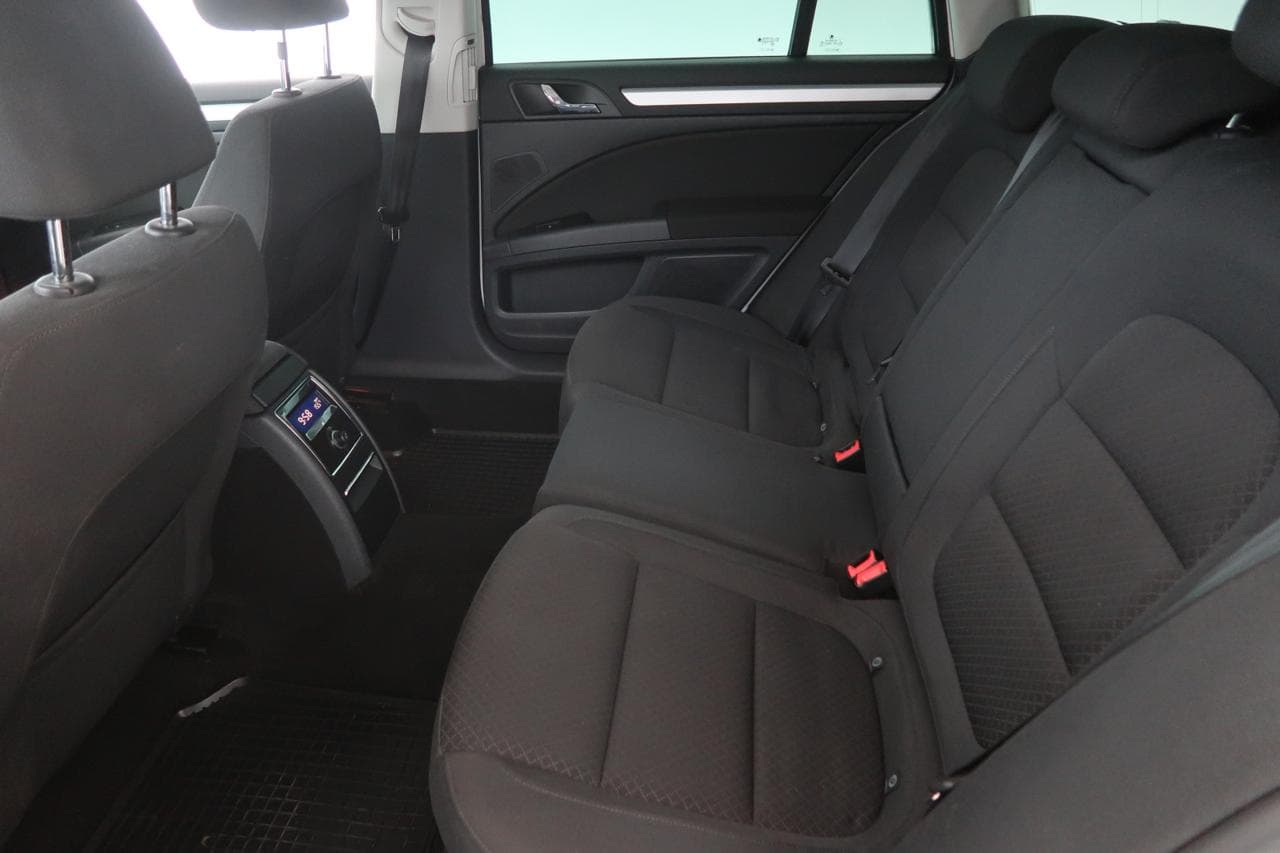 2014 Škoda SUPERB - 15