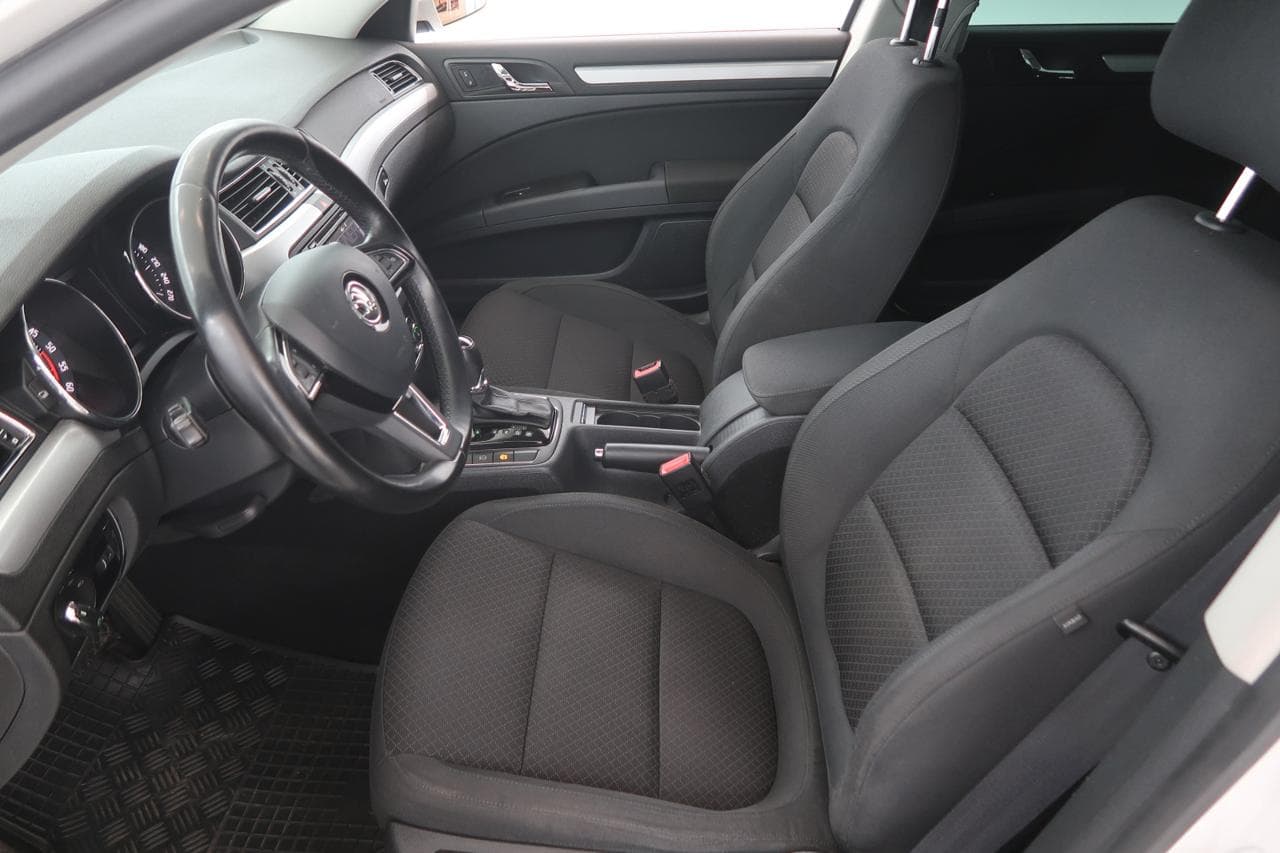 2014 Škoda SUPERB - 16