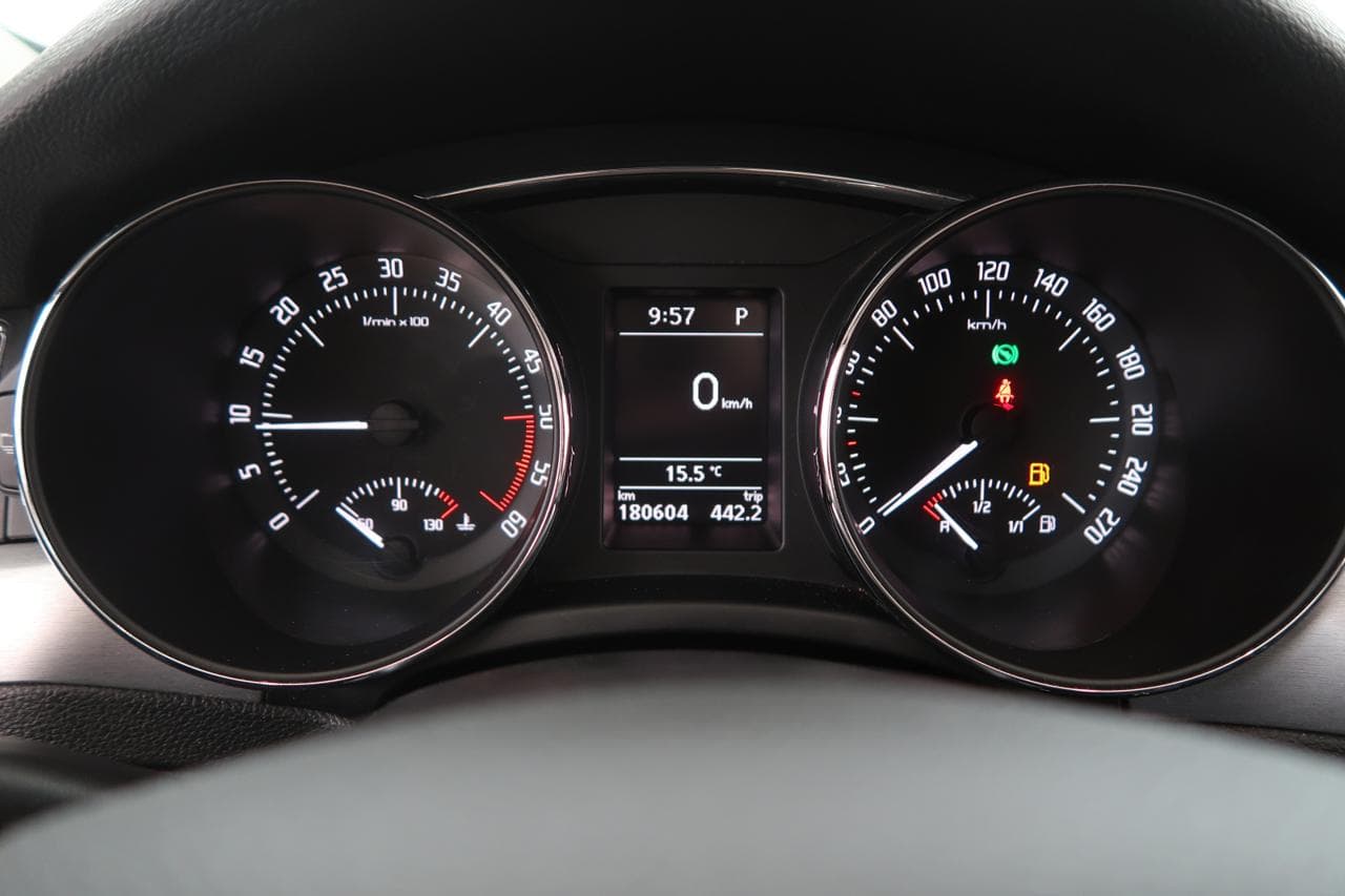 2014 Škoda SUPERB - 17