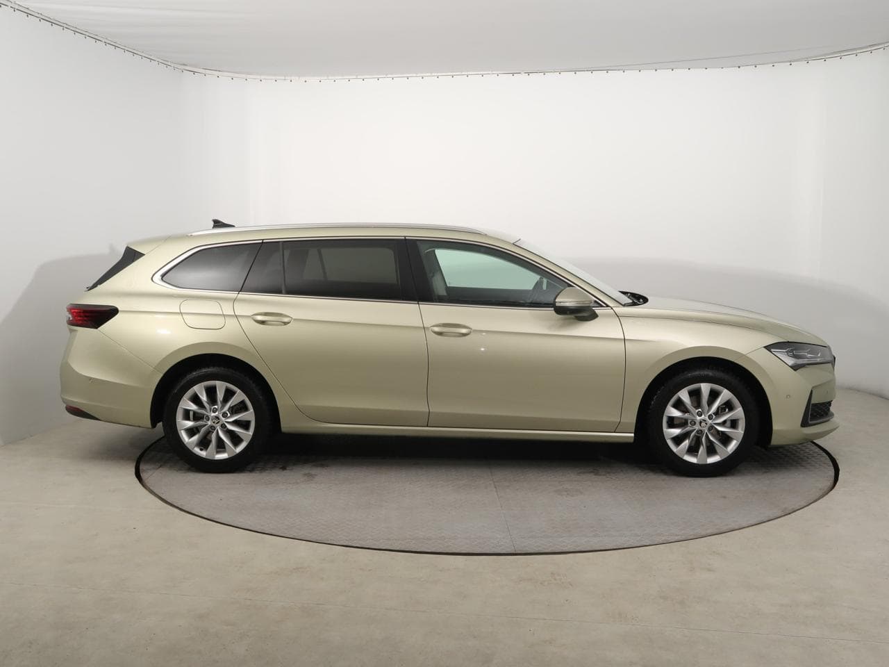 2024 Škoda SUPERB - 8