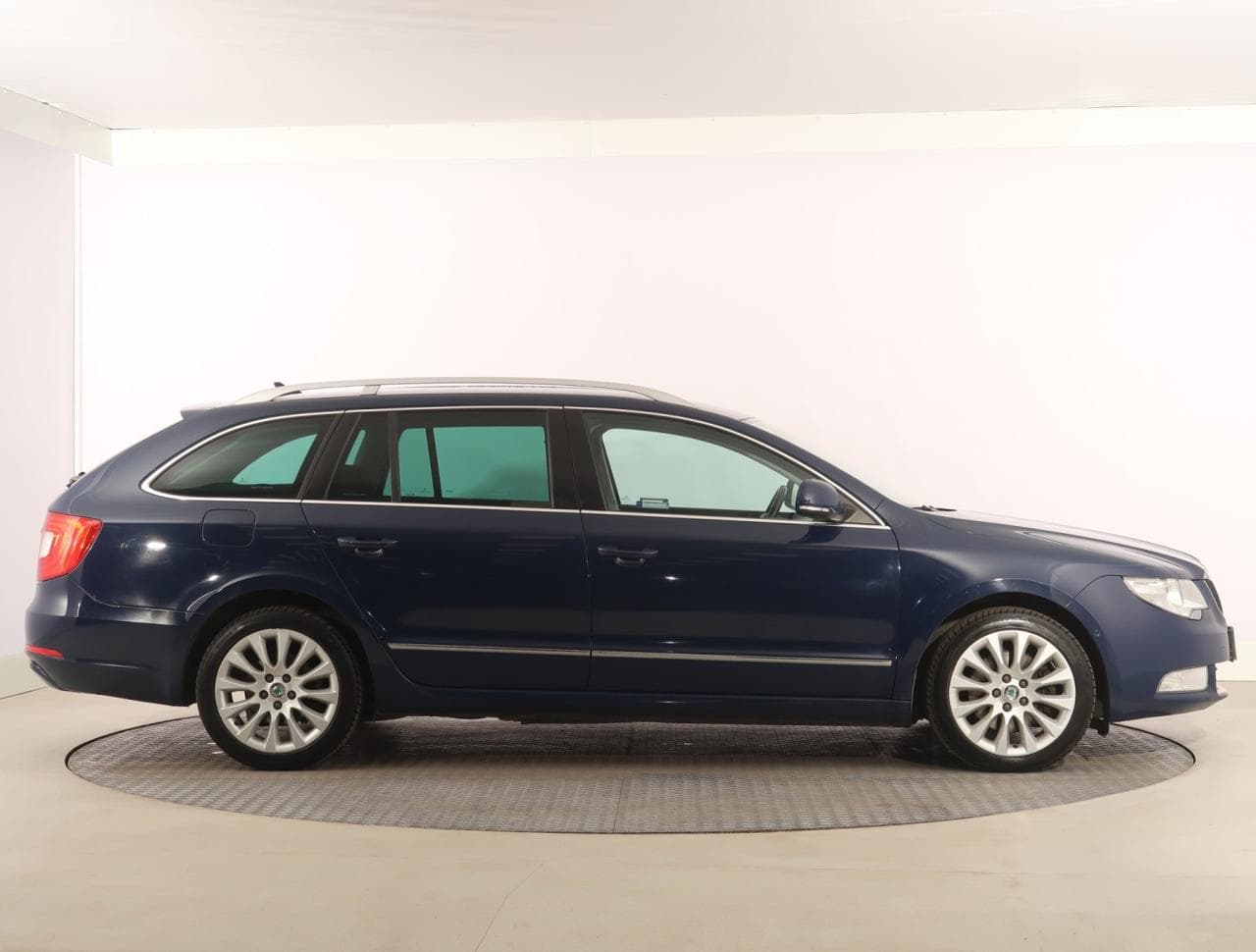 2012 Škoda SUPERB - 8