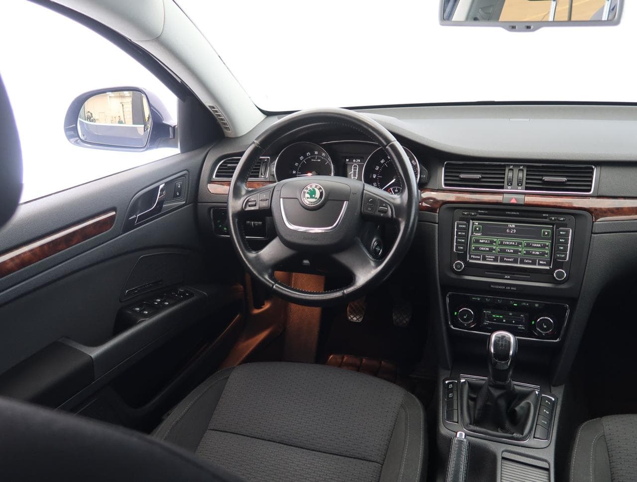 2012 Škoda SUPERB - 9