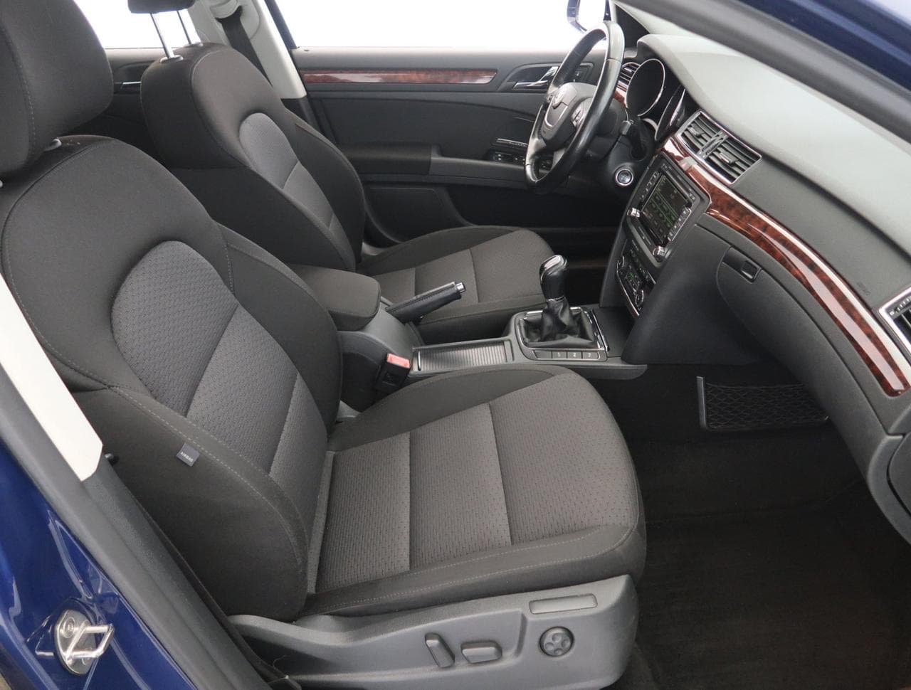 2012 Škoda SUPERB - 12