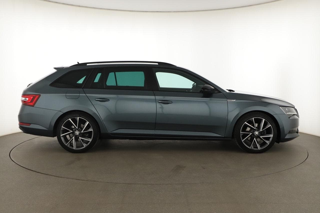 2017 Škoda SUPERB - 8