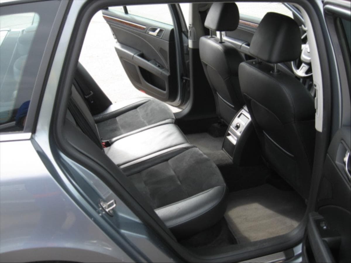 2010 Škoda SUPERB - 11