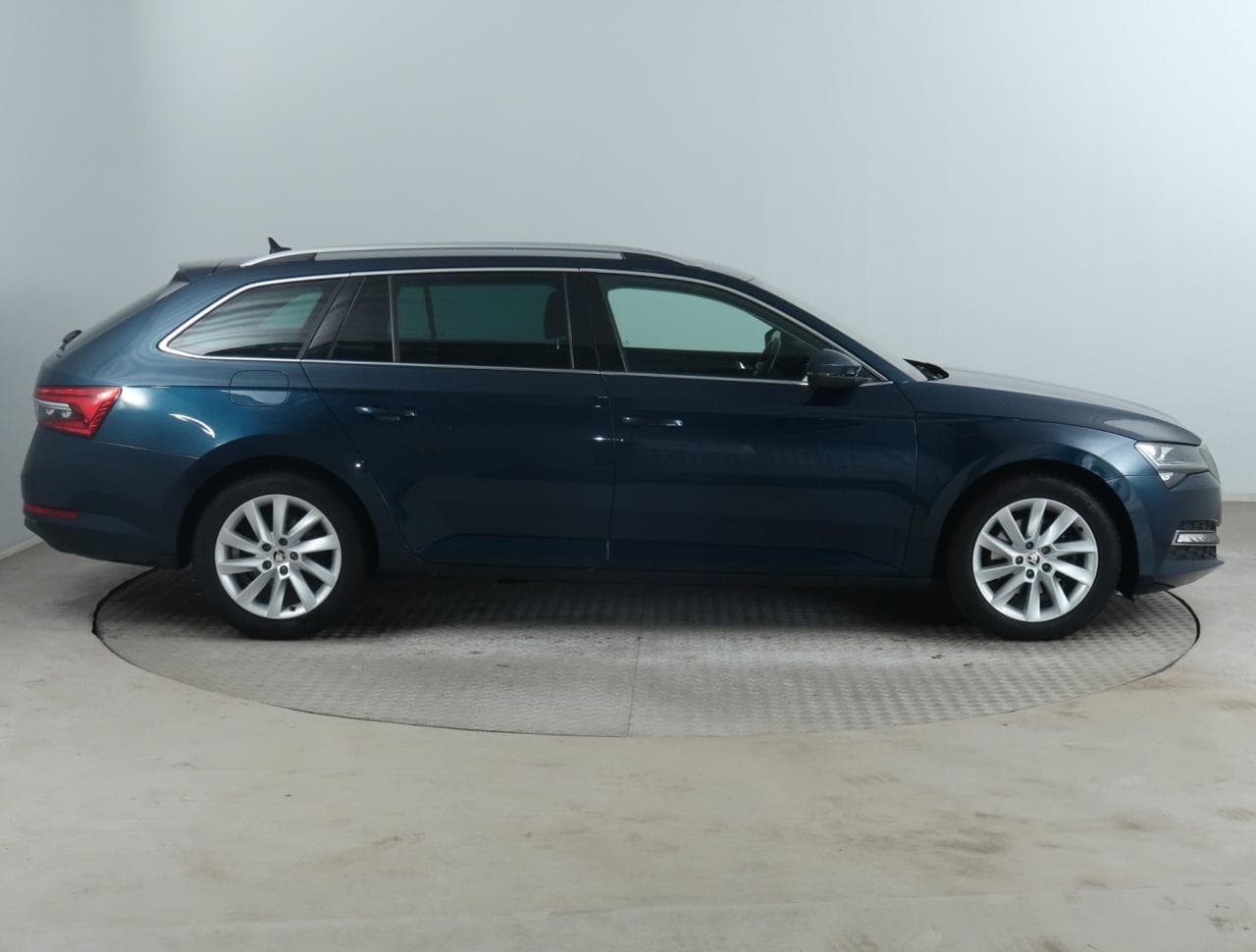 2020 Škoda SUPERB - 8
