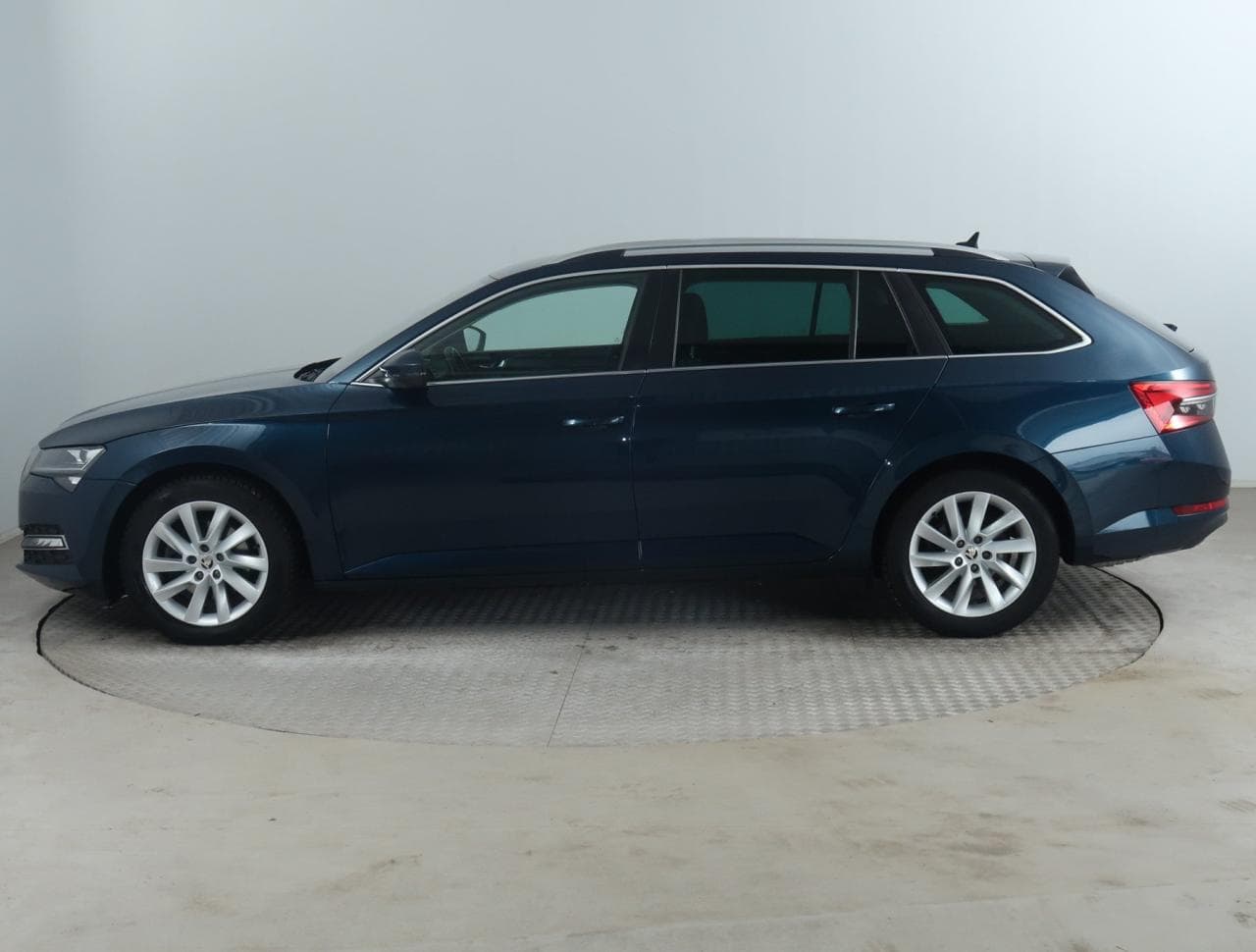 2020 Škoda SUPERB - 4