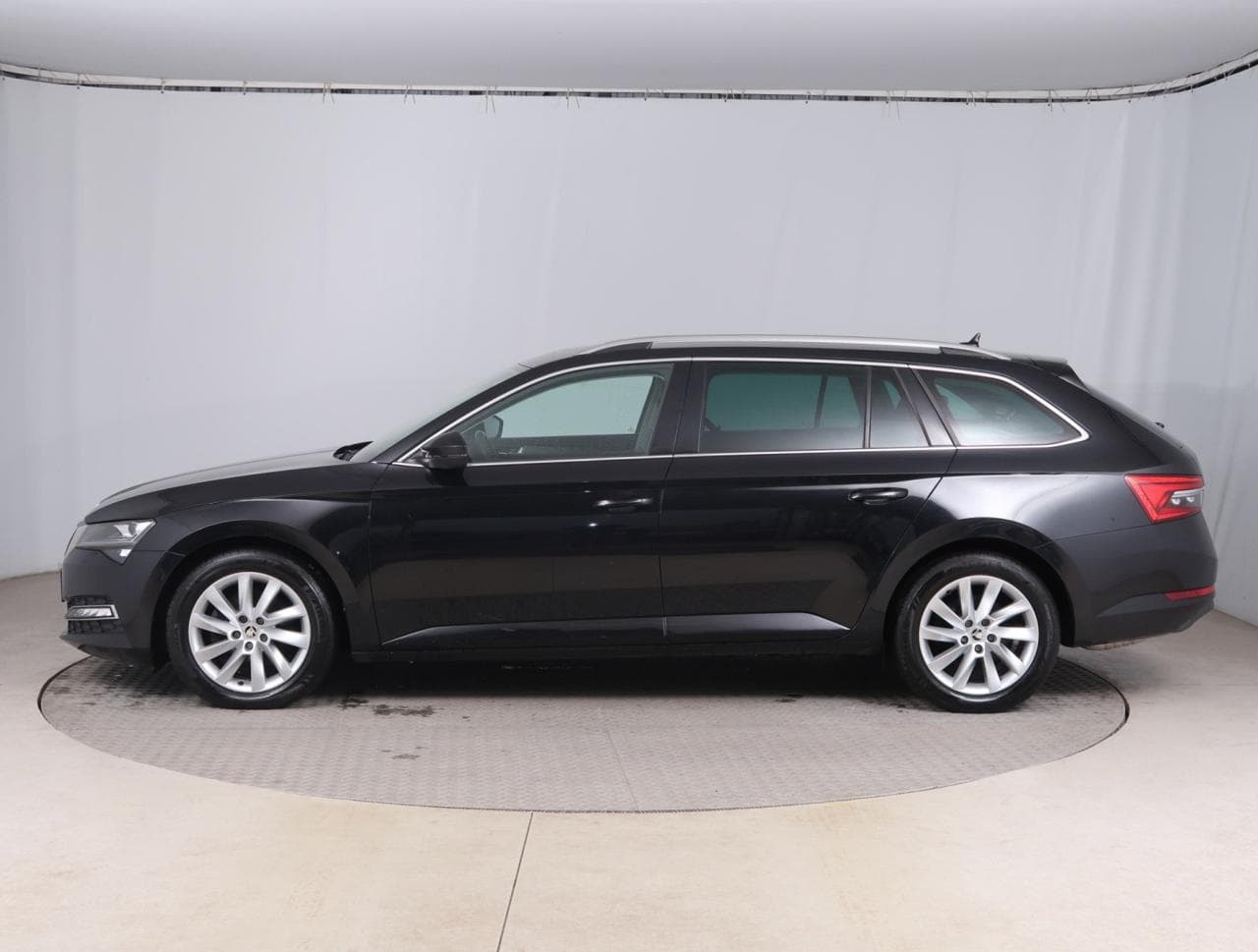 2023 Škoda SUPERB - 4