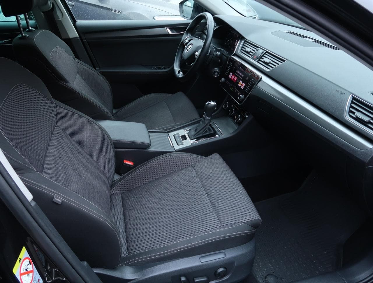2023 Škoda SUPERB - 12