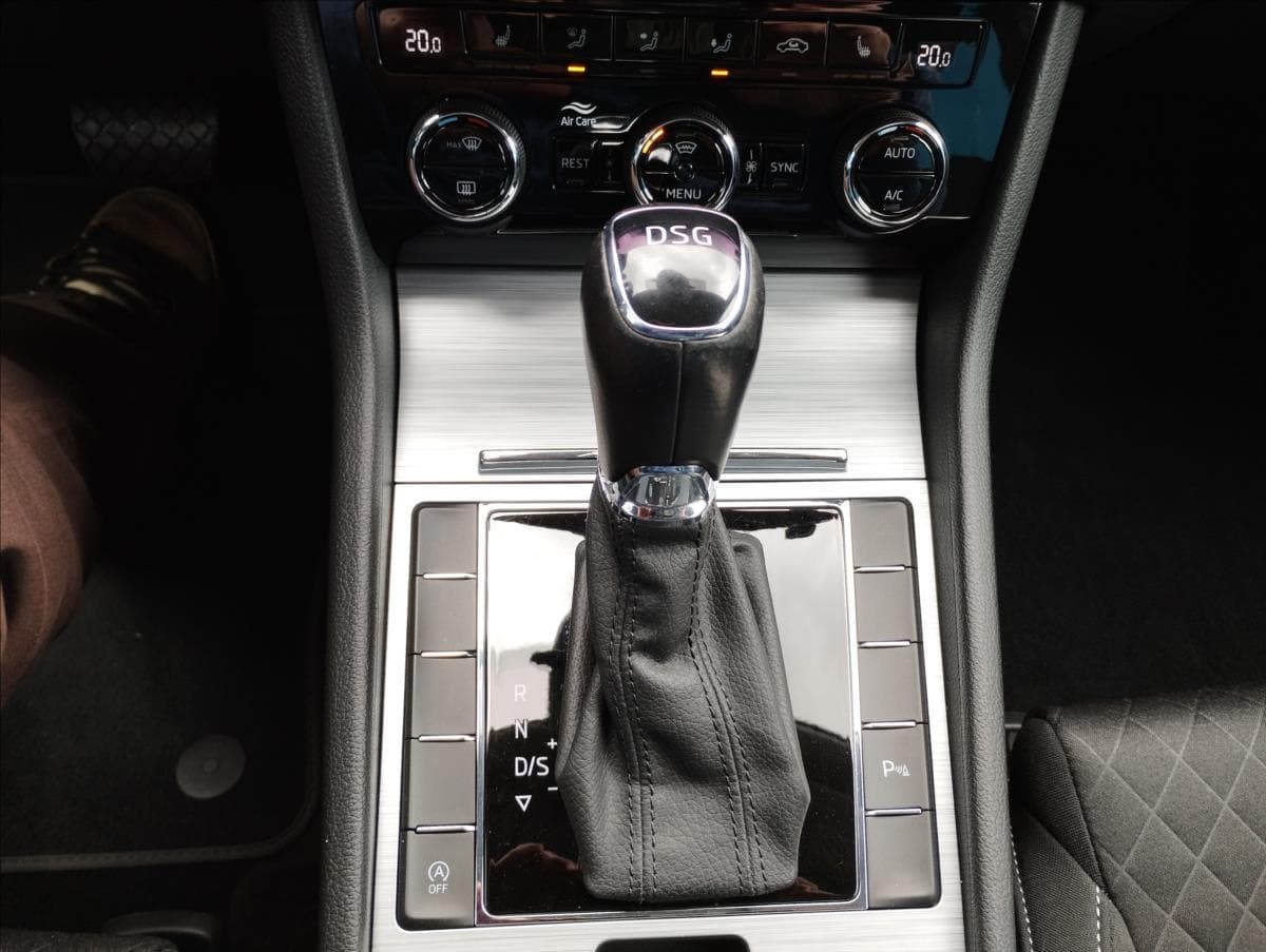 2022 Škoda SUPERB - 12