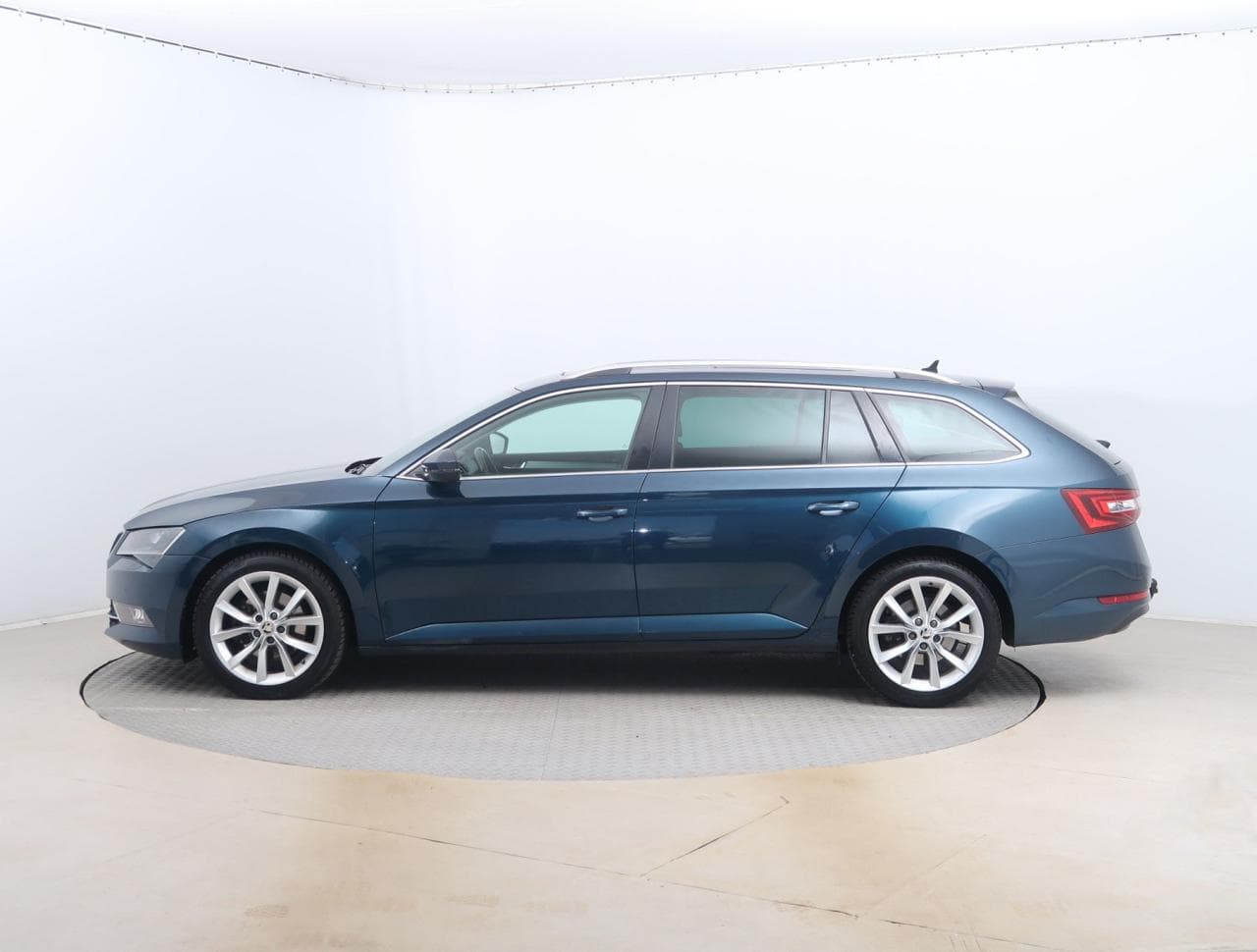 2016 Škoda SUPERB - 4