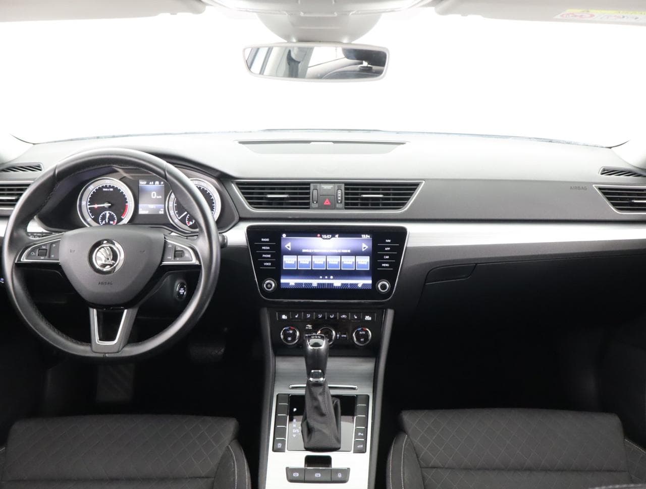 2020 Škoda SUPERB - 10