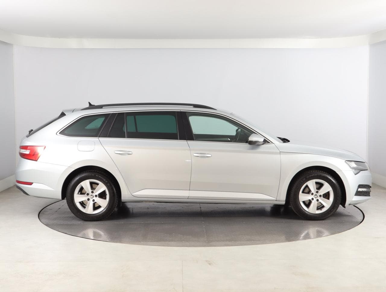 2020 Škoda SUPERB - 8