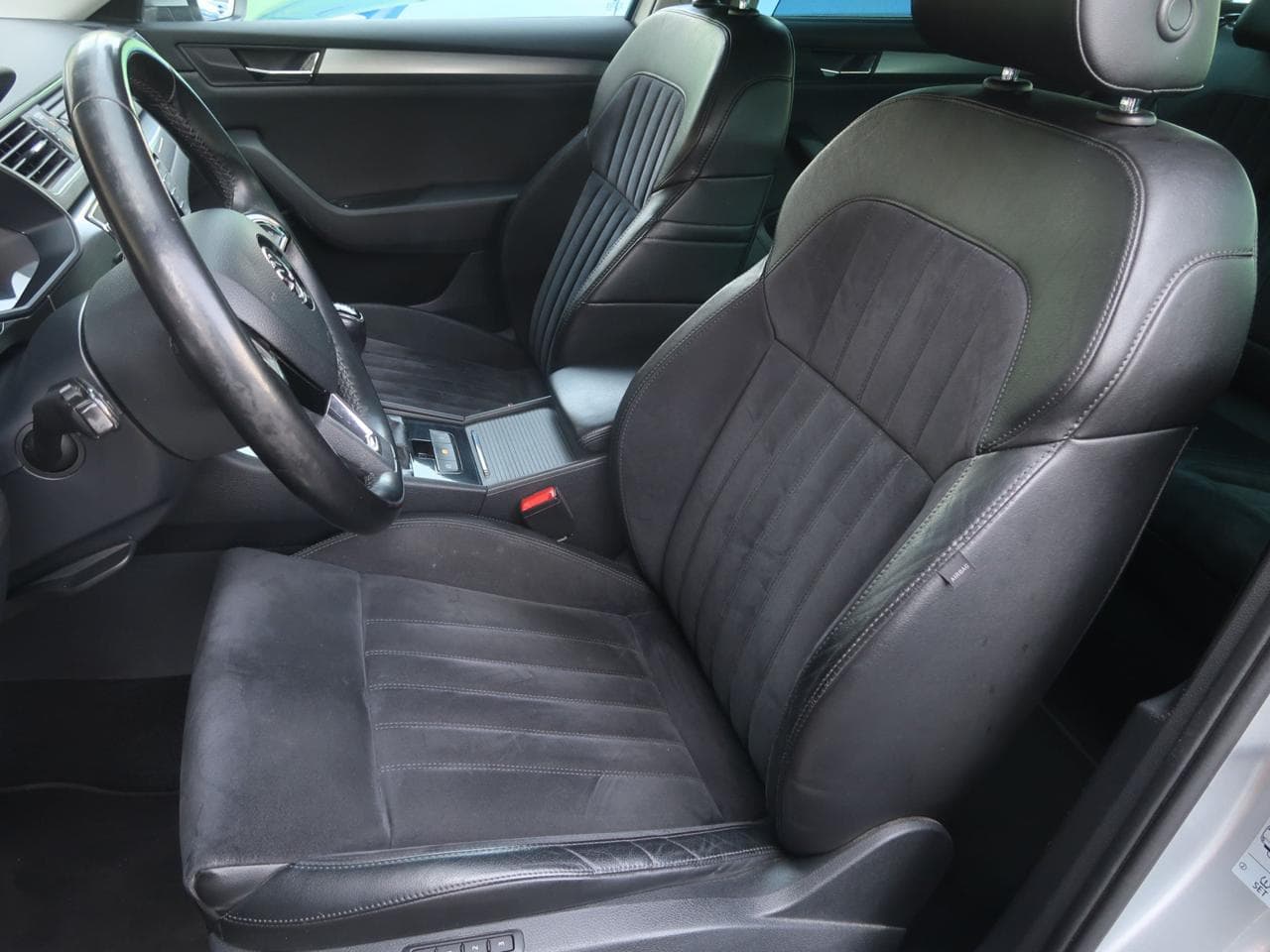 2016 Škoda SUPERB - 16