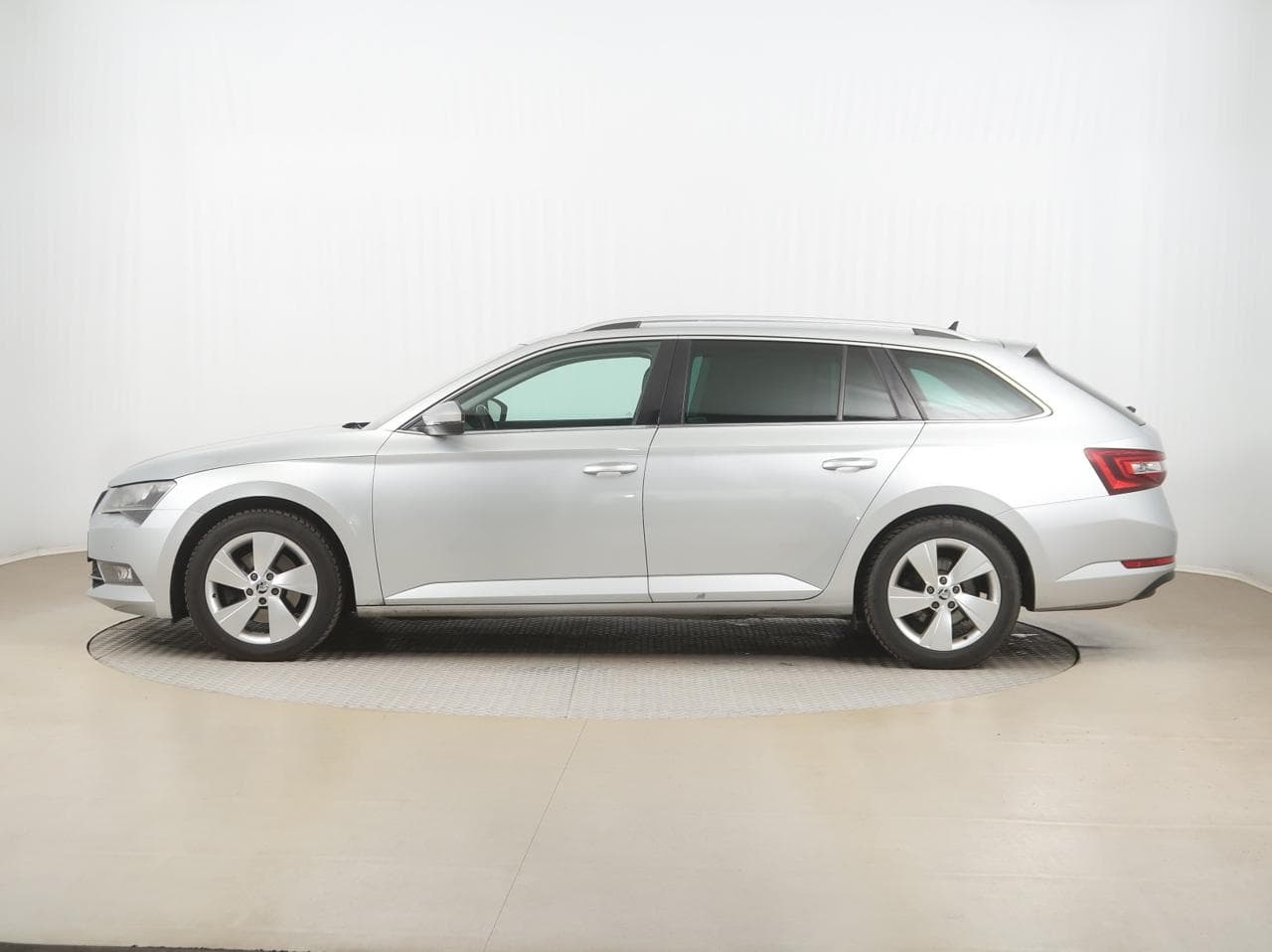 2016 Škoda SUPERB - 4