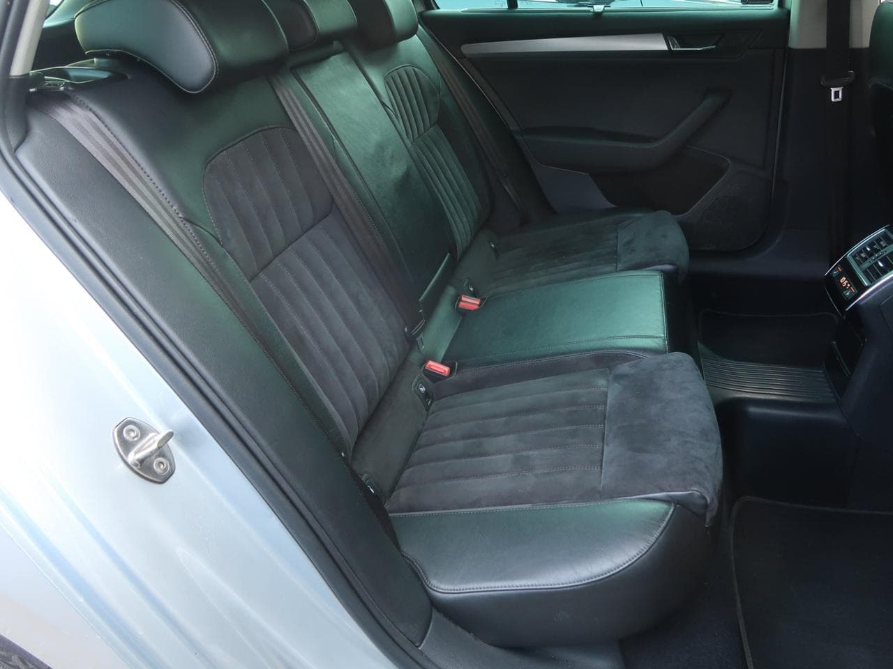 2016 Škoda SUPERB - 13