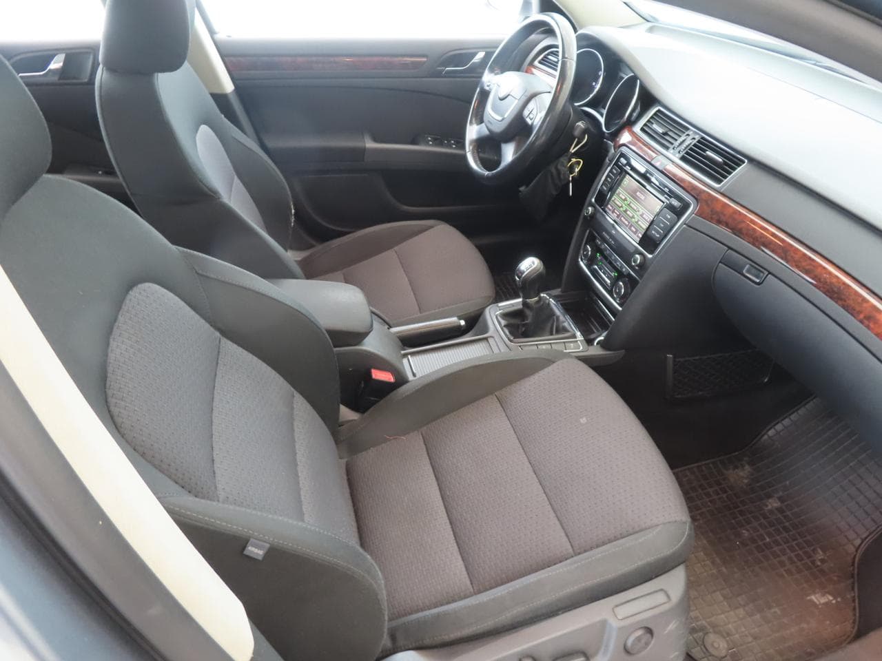 2010 Škoda SUPERB - 12