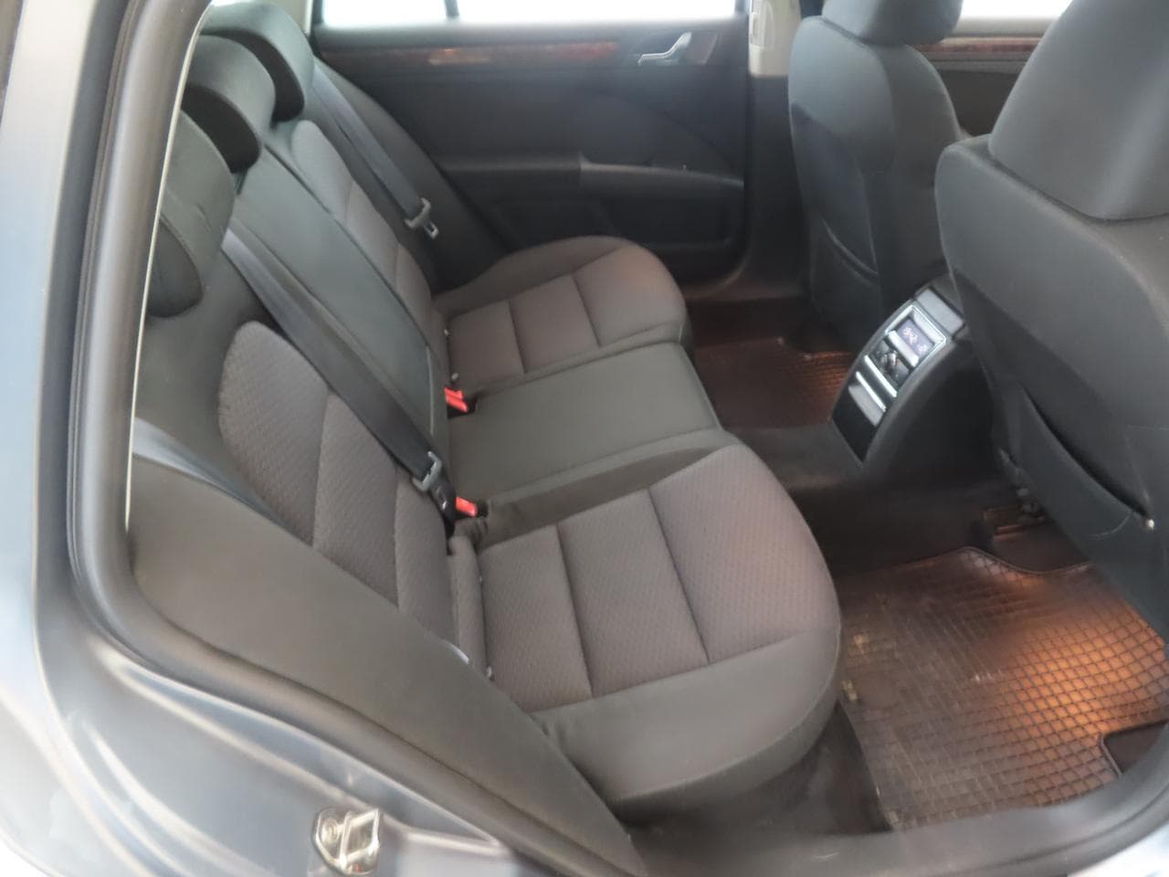 2010 Škoda SUPERB - 13