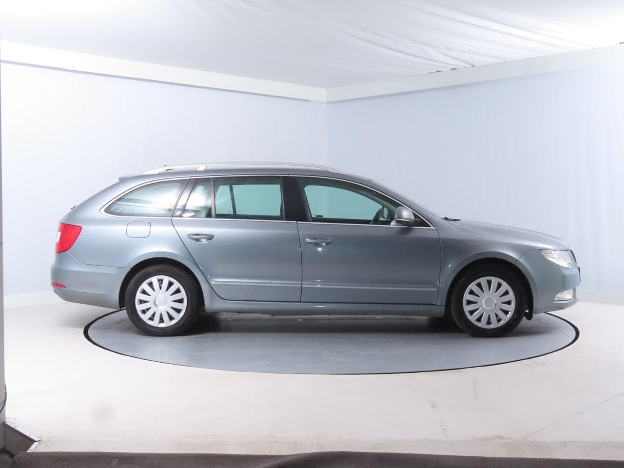 2010 Škoda SUPERB - 8