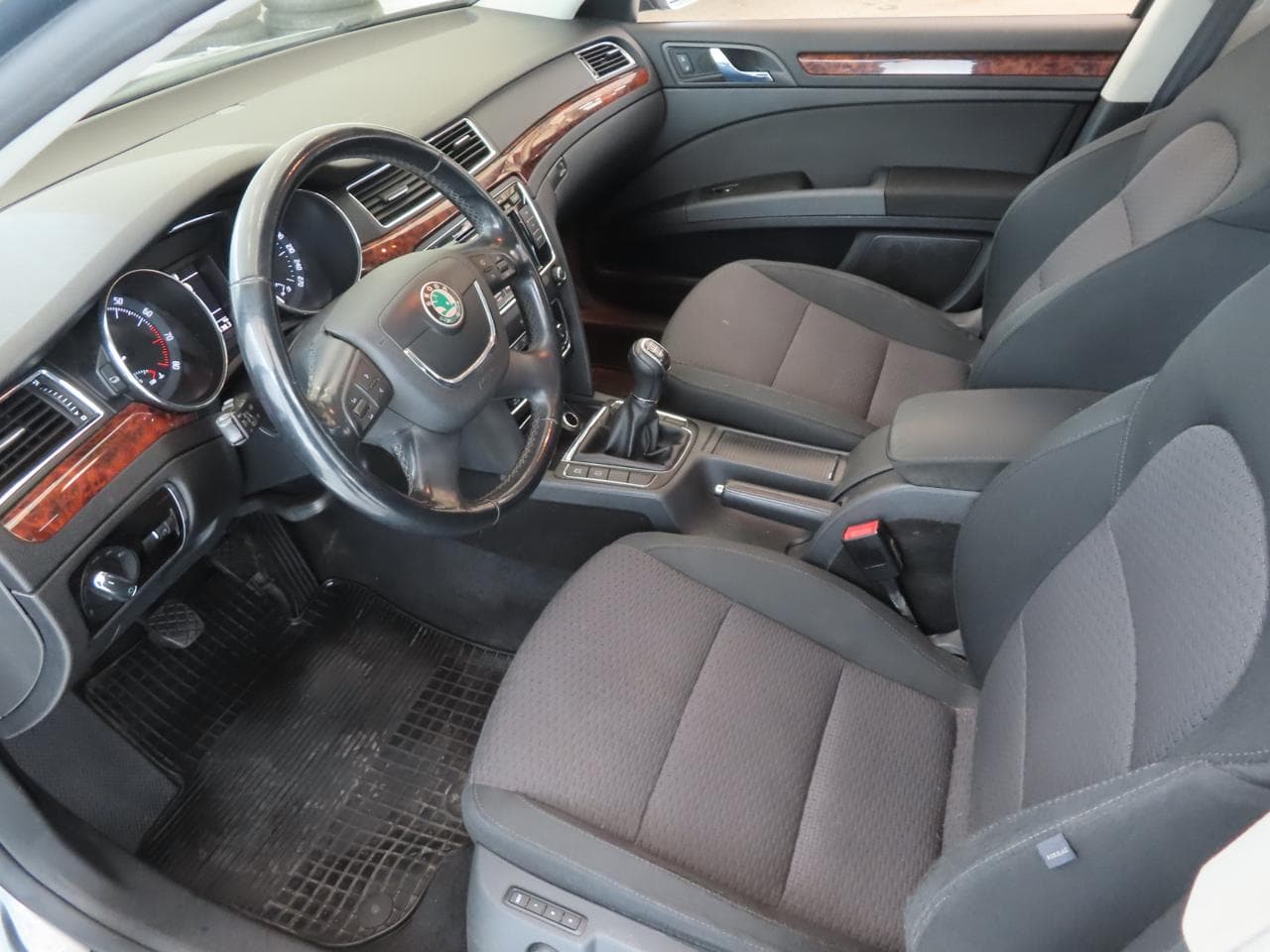 2010 Škoda SUPERB - 16