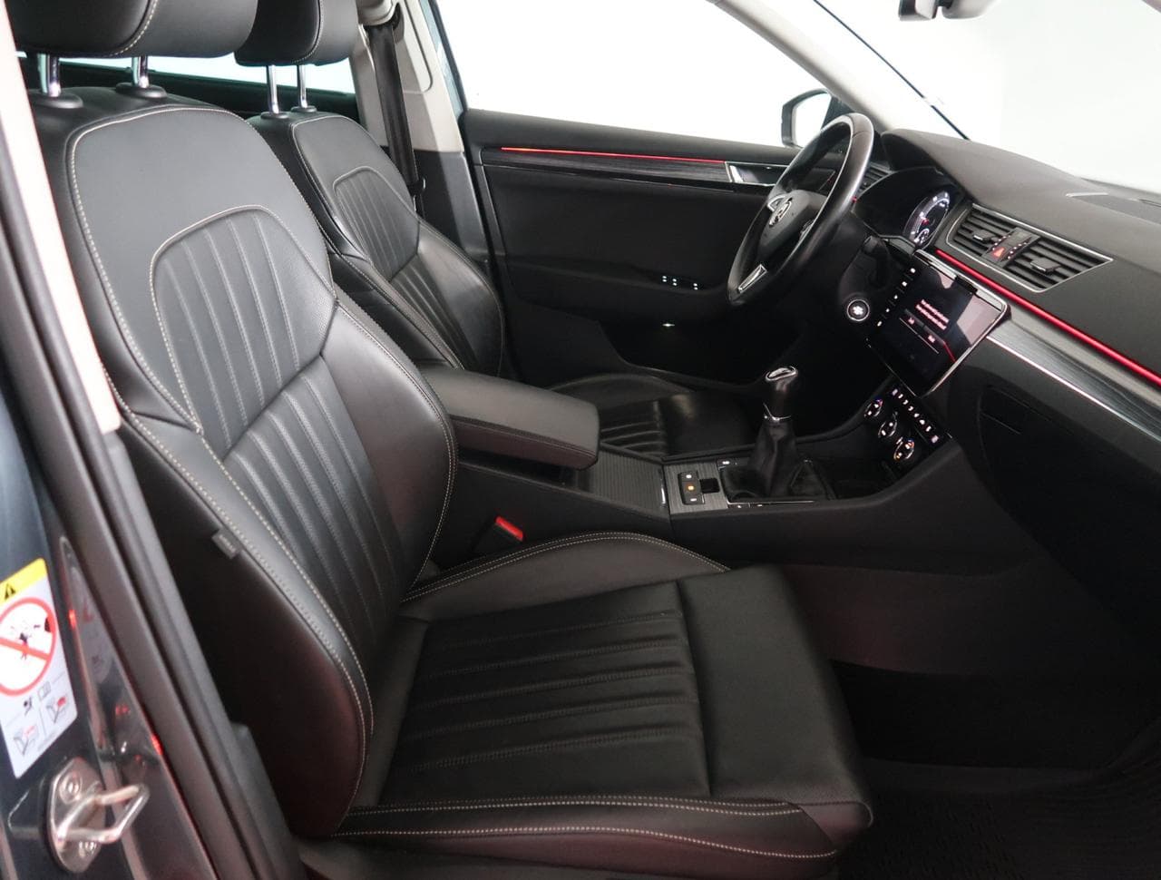 2020 Škoda SUPERB - 12