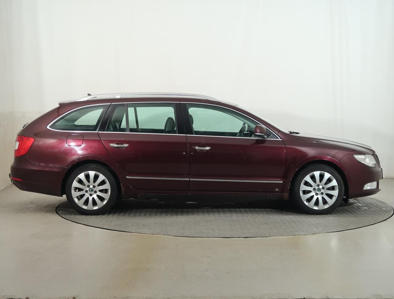 2010 Škoda SUPERB - 8