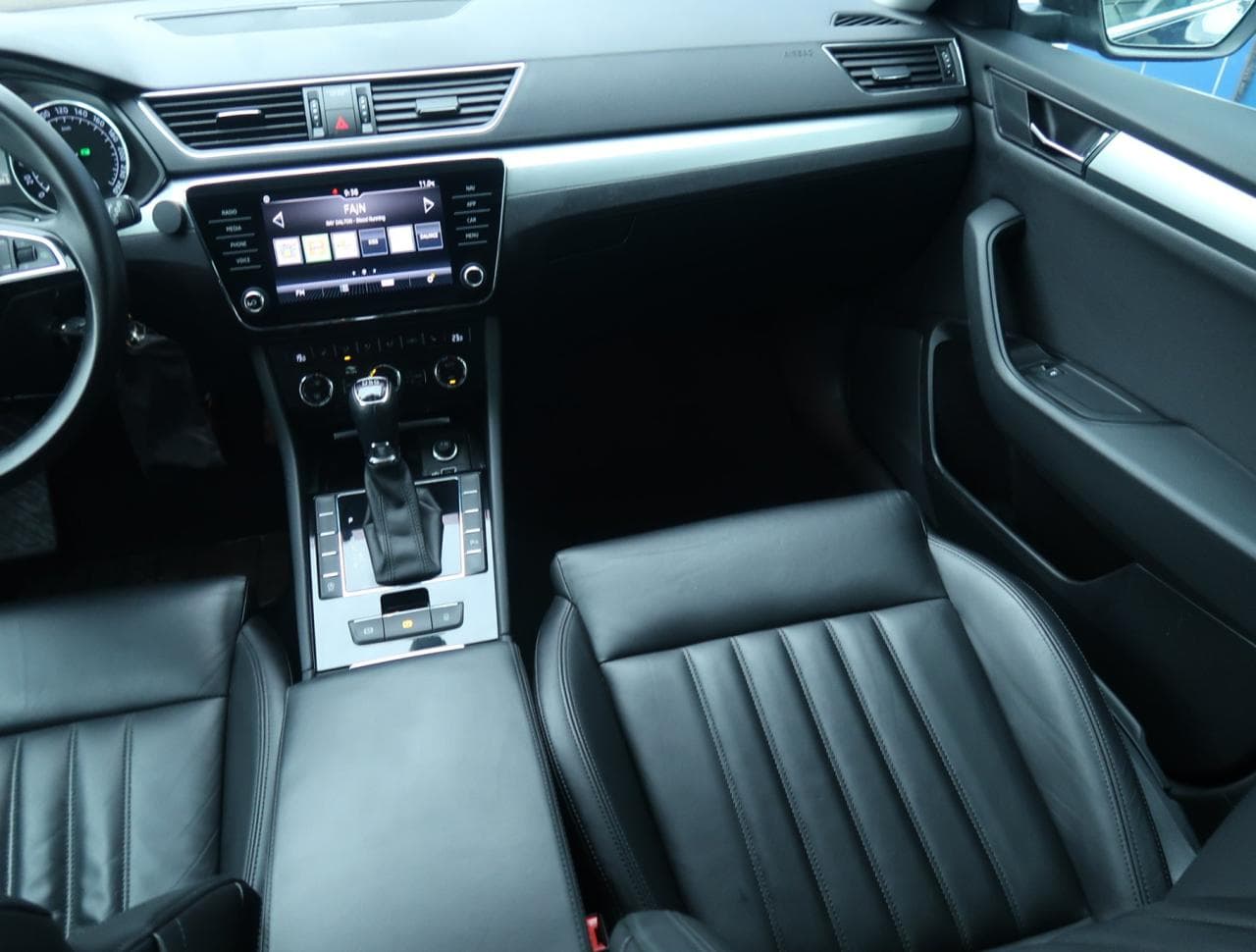 2018 Škoda SUPERB - 11