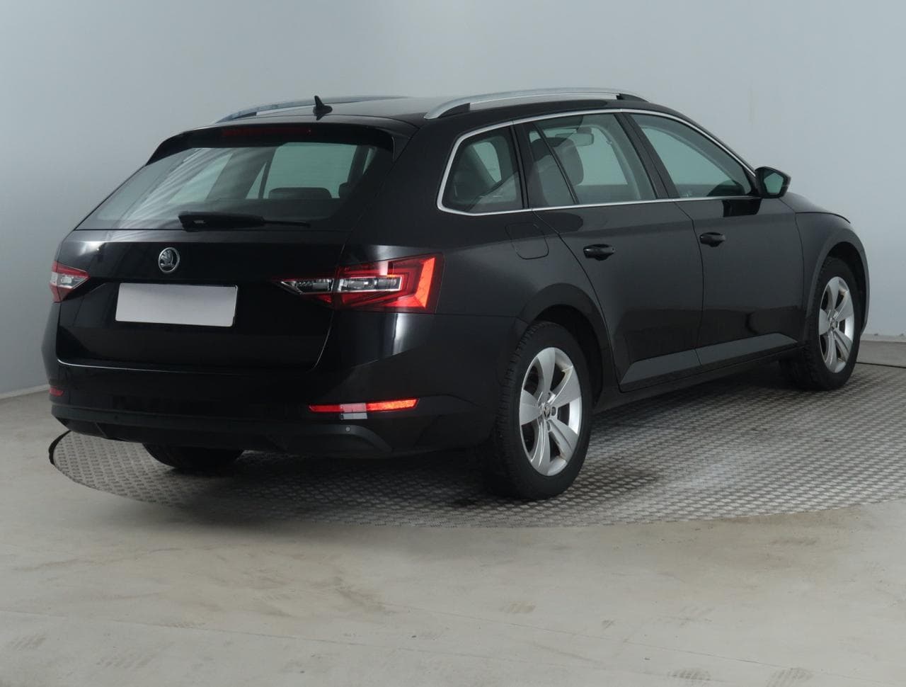 2018 Škoda SUPERB - 7