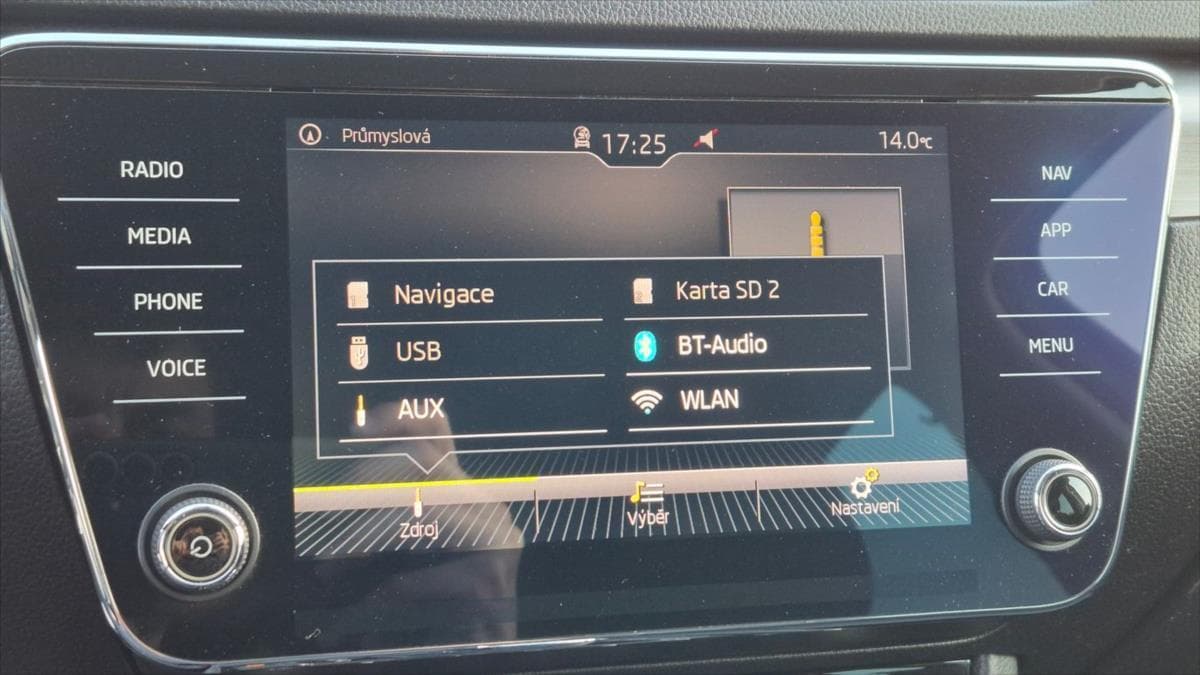 2017 Škoda SUPERB - 18