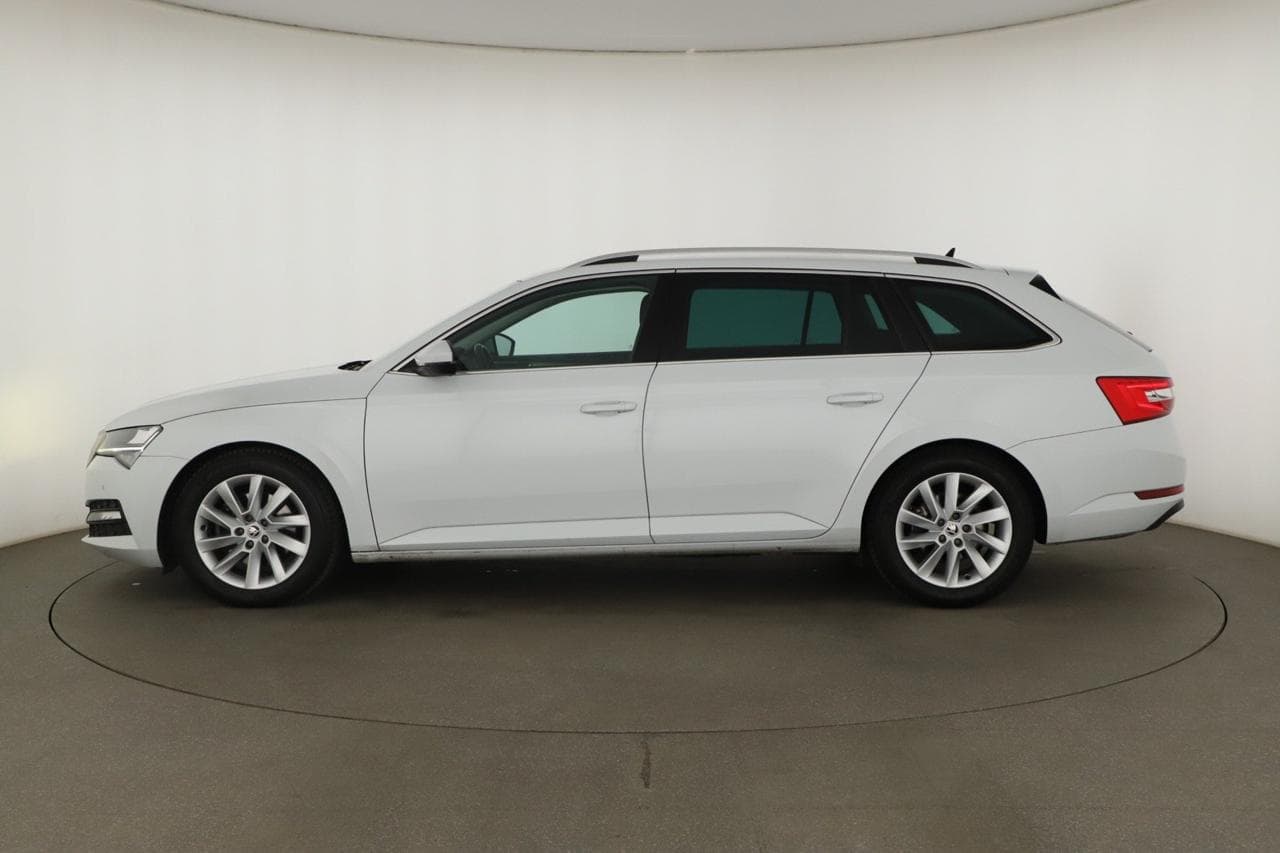 2021 Škoda SUPERB - 4