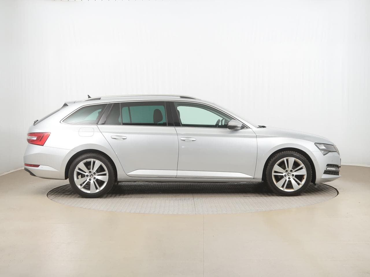 2022 Škoda SUPERB - 8