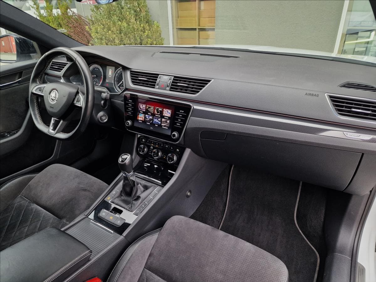 2019 Škoda SUPERB - 13