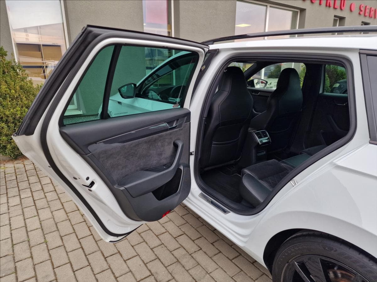 2019 Škoda SUPERB - 18