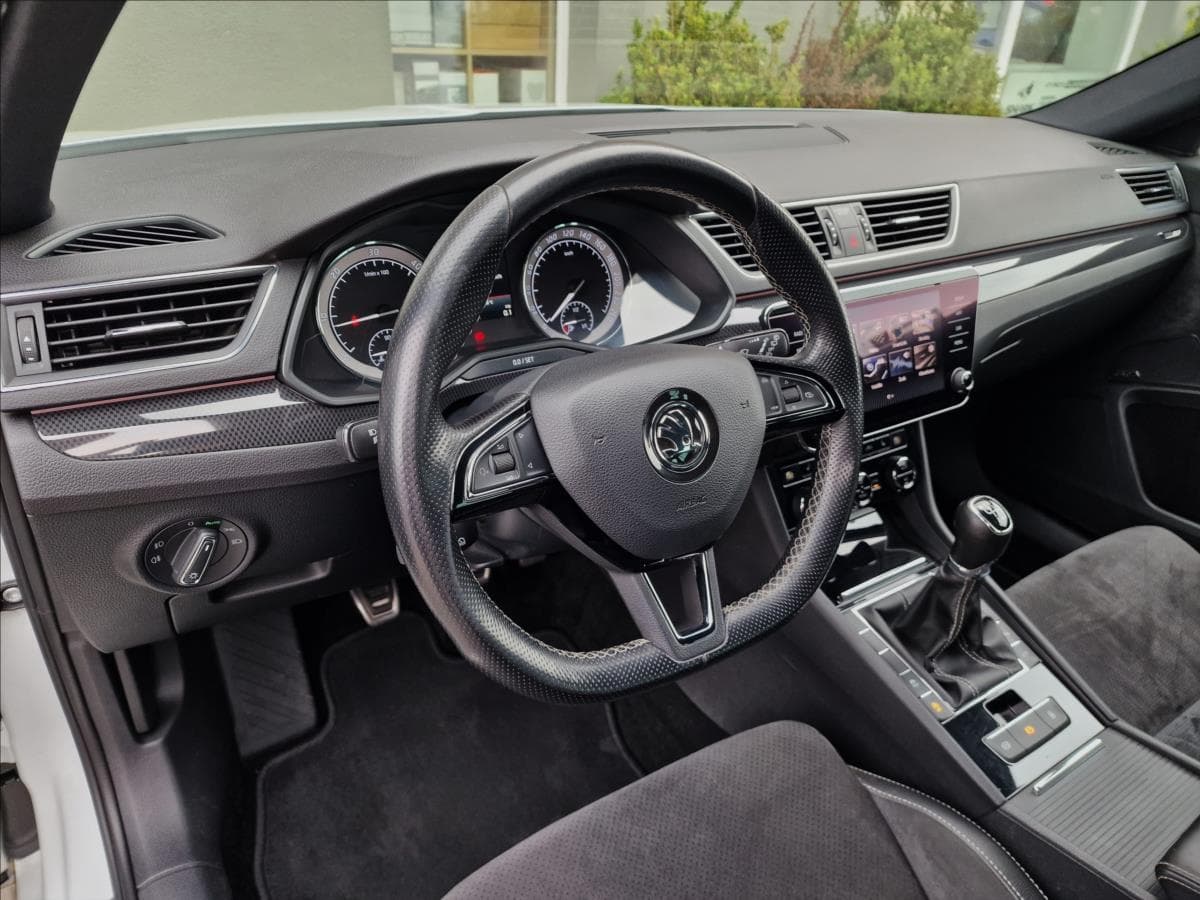 2019 Škoda SUPERB - 20