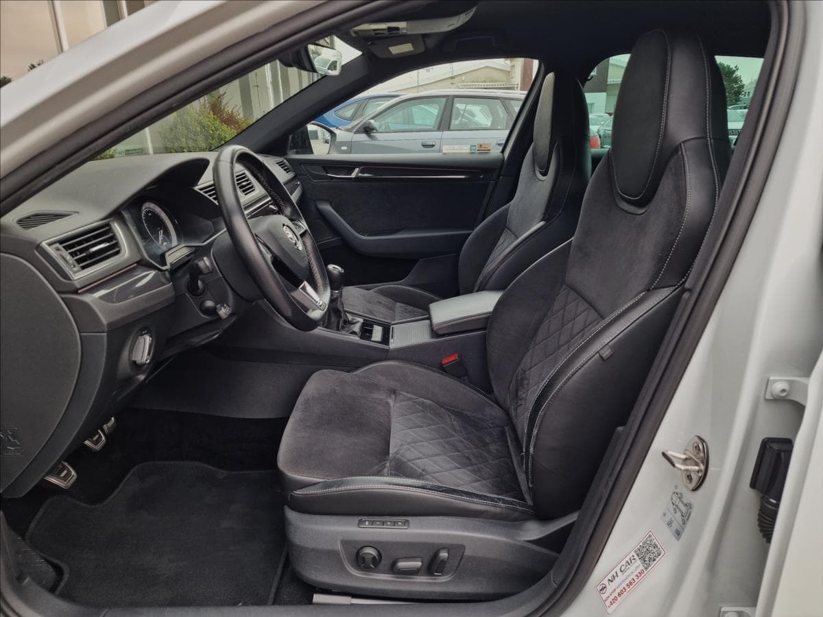 2019 Škoda SUPERB - 19