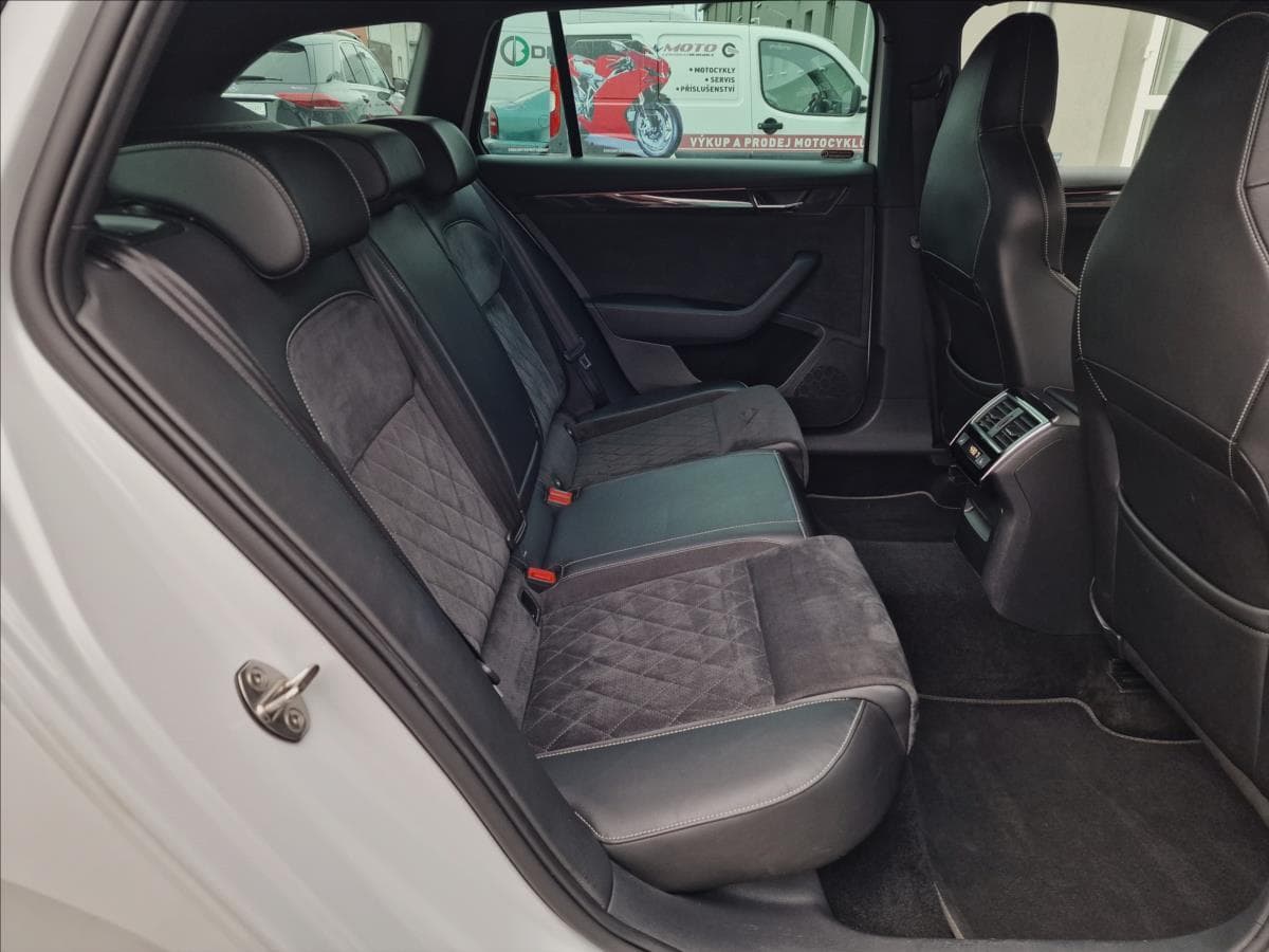 2019 Škoda SUPERB - 15