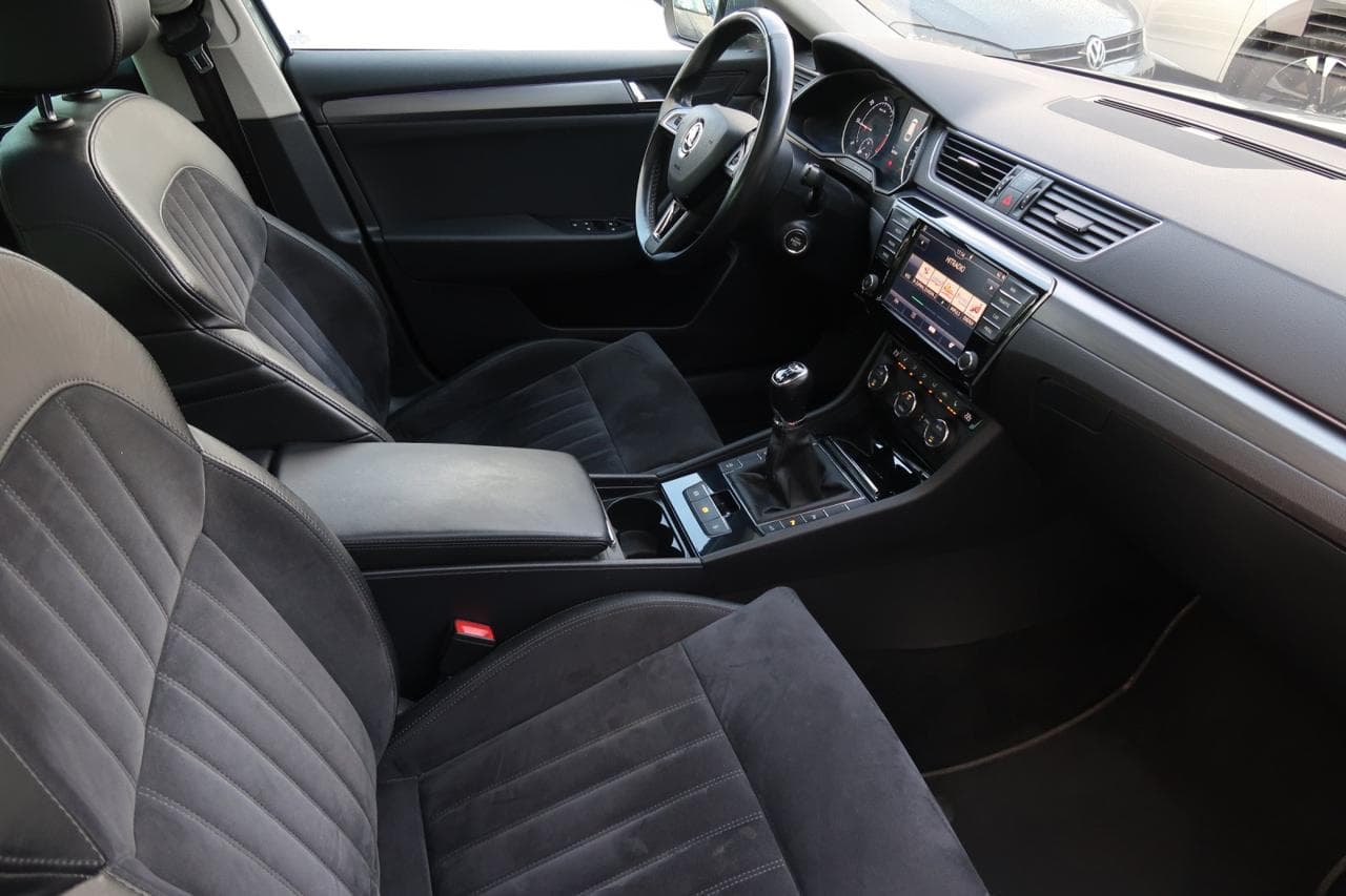 2017 Škoda SUPERB - 12