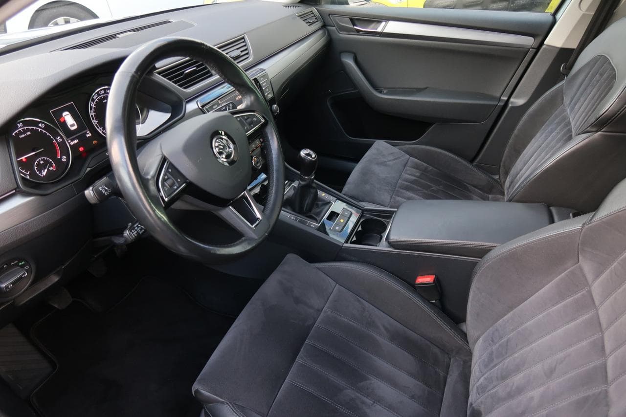 2017 Škoda SUPERB - 16