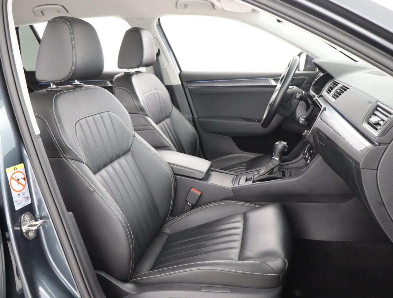 2020 Škoda SUPERB - 12